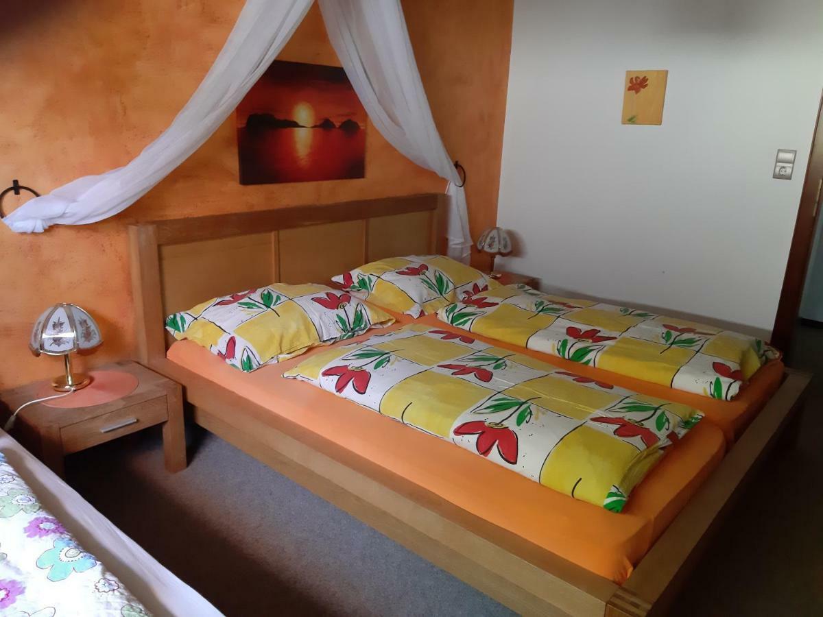 Appartamento Almhaus Florian Treffen Esterno foto
