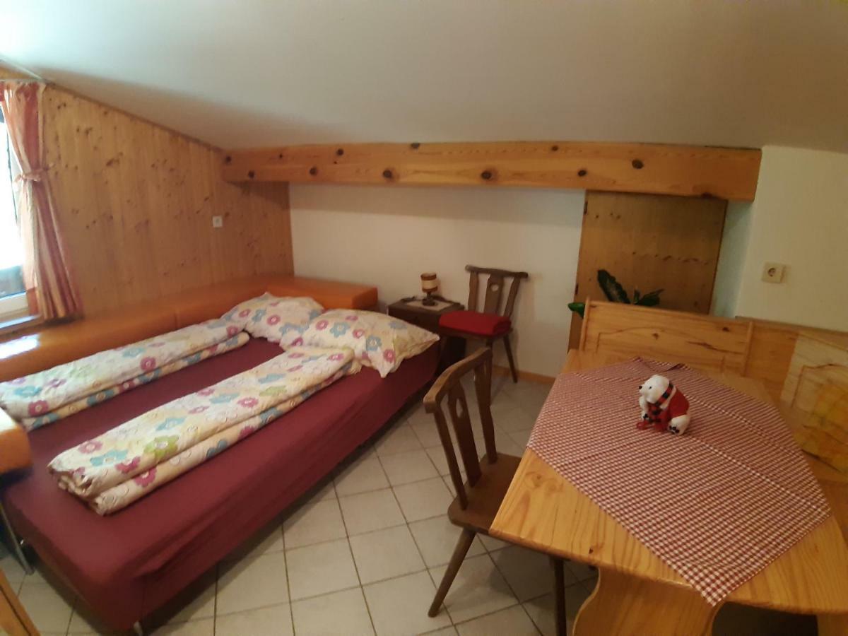 Appartamento Almhaus Florian Treffen Esterno foto